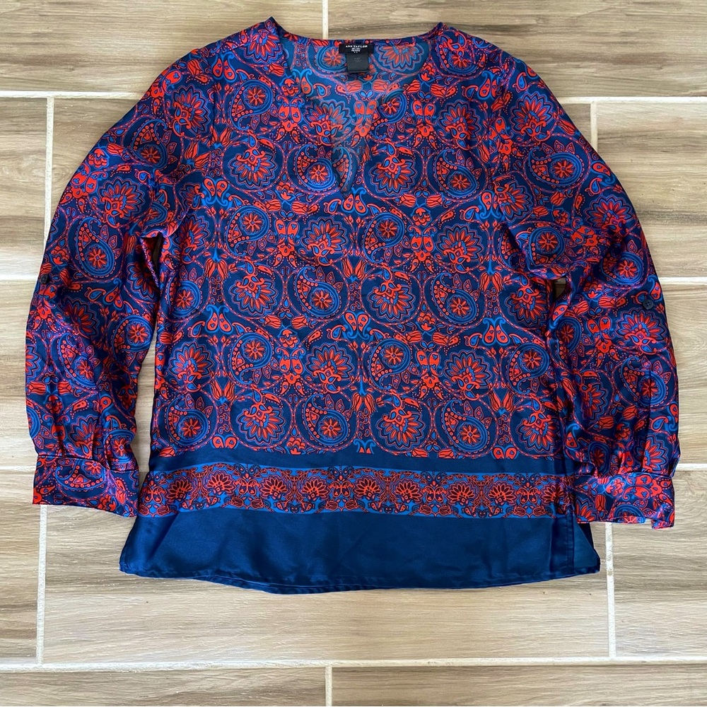 Ann Taylor | V-Neck Long Sleeve Blue & Red Floral Blouse | XSP